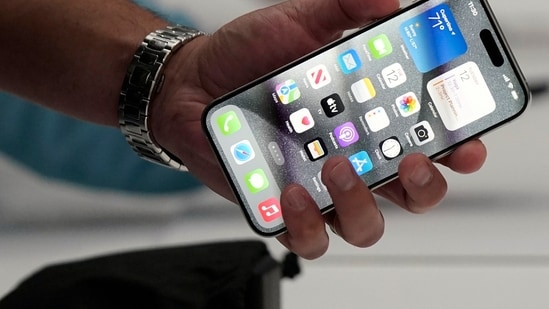 क्या iPhones पर Apple से डेटा छिपाकर रखना संभव है?  ‘वस्तुतः असंभव’, विशेषज्ञों ने चेतावनी दी है